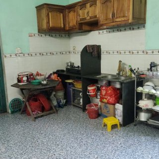 Nhà 2 tầng MT LLQ